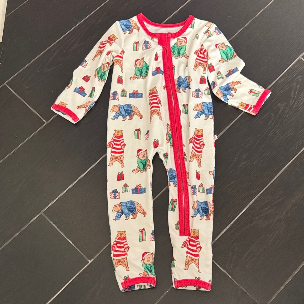 SweetHoney Bear and Elf Print Footie